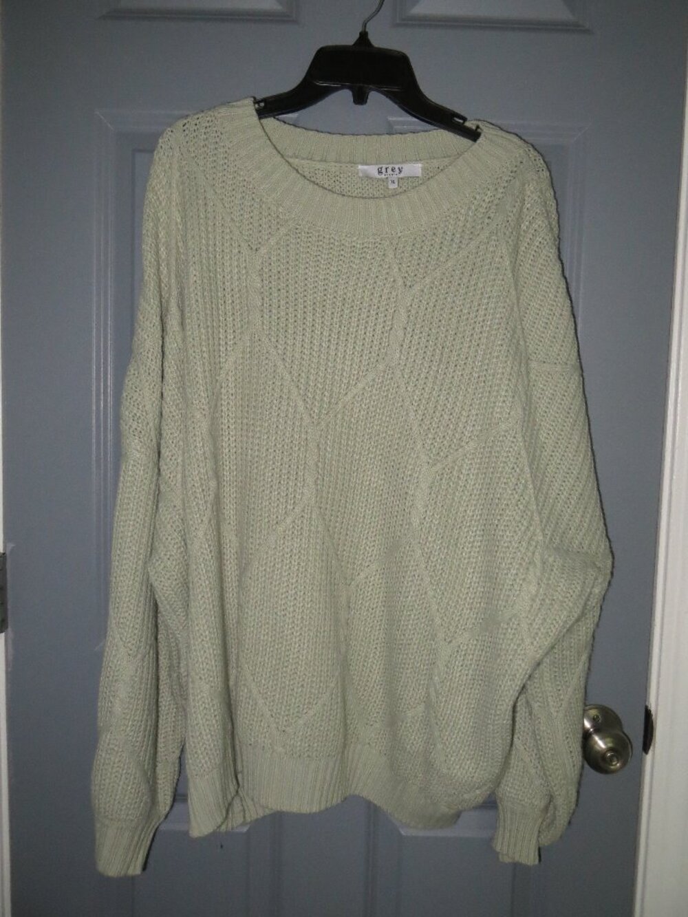 Grey Bandit Light-Green Sweater (XL)